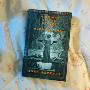 Midnight in The Garden of Good and Evil Book